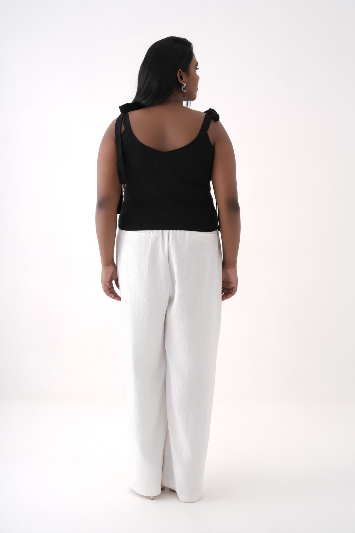 black v neck tie up strap knitted top