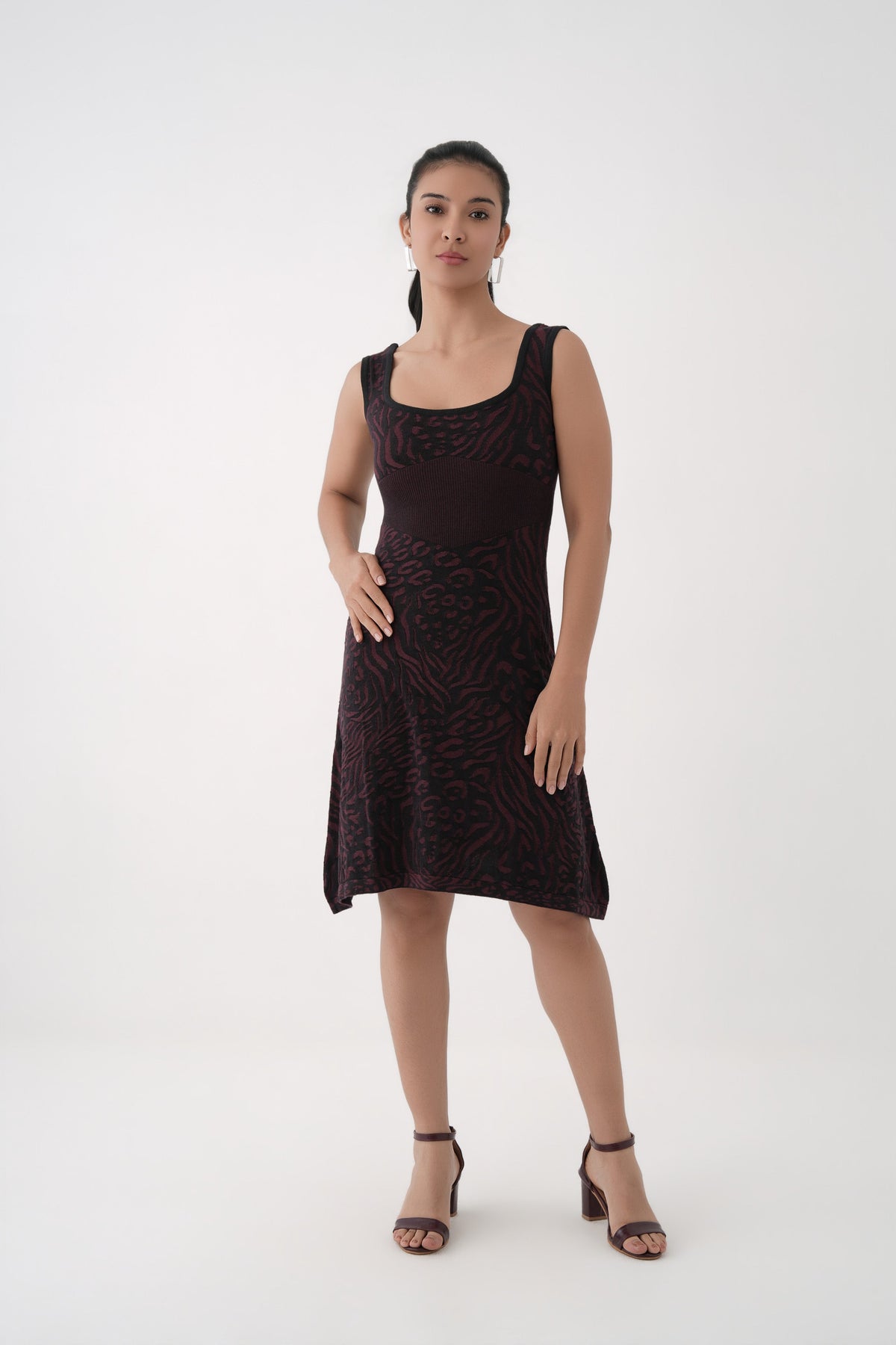 Women Black 3D Jacquard Textured Sleeveless Modal Knit Dress