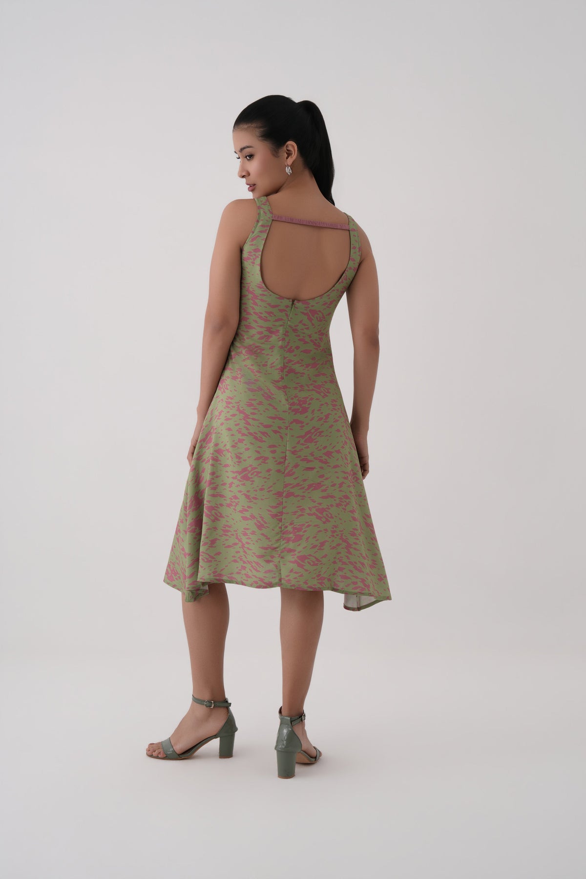 Women Tarragon Print Sleeveless Tie-Front Modal Midi Dress
