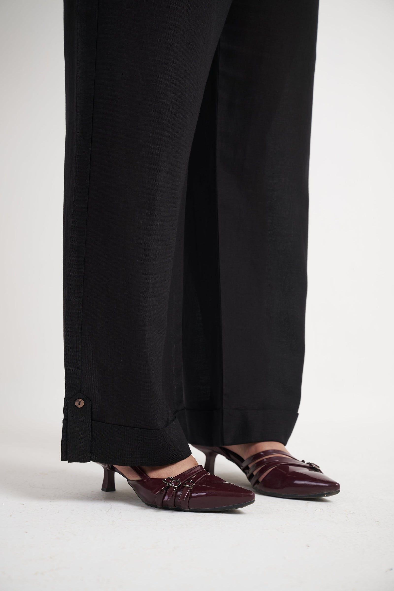 Cuffed Hem Tailored Trouser in Black Beauty