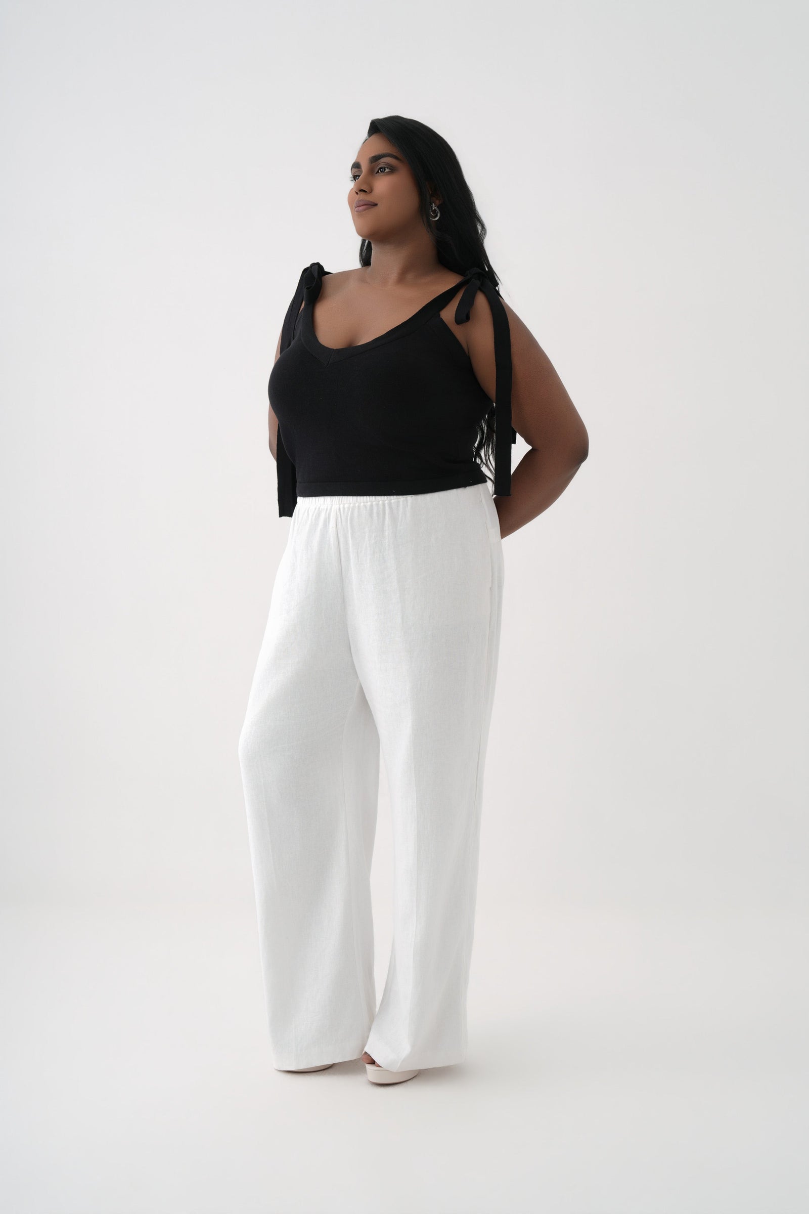 black v neck tie up strap knitted top