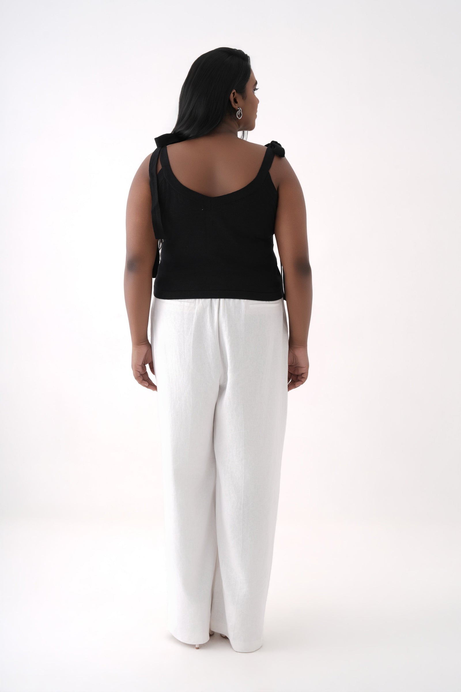 black v neck tie up strap knitted top