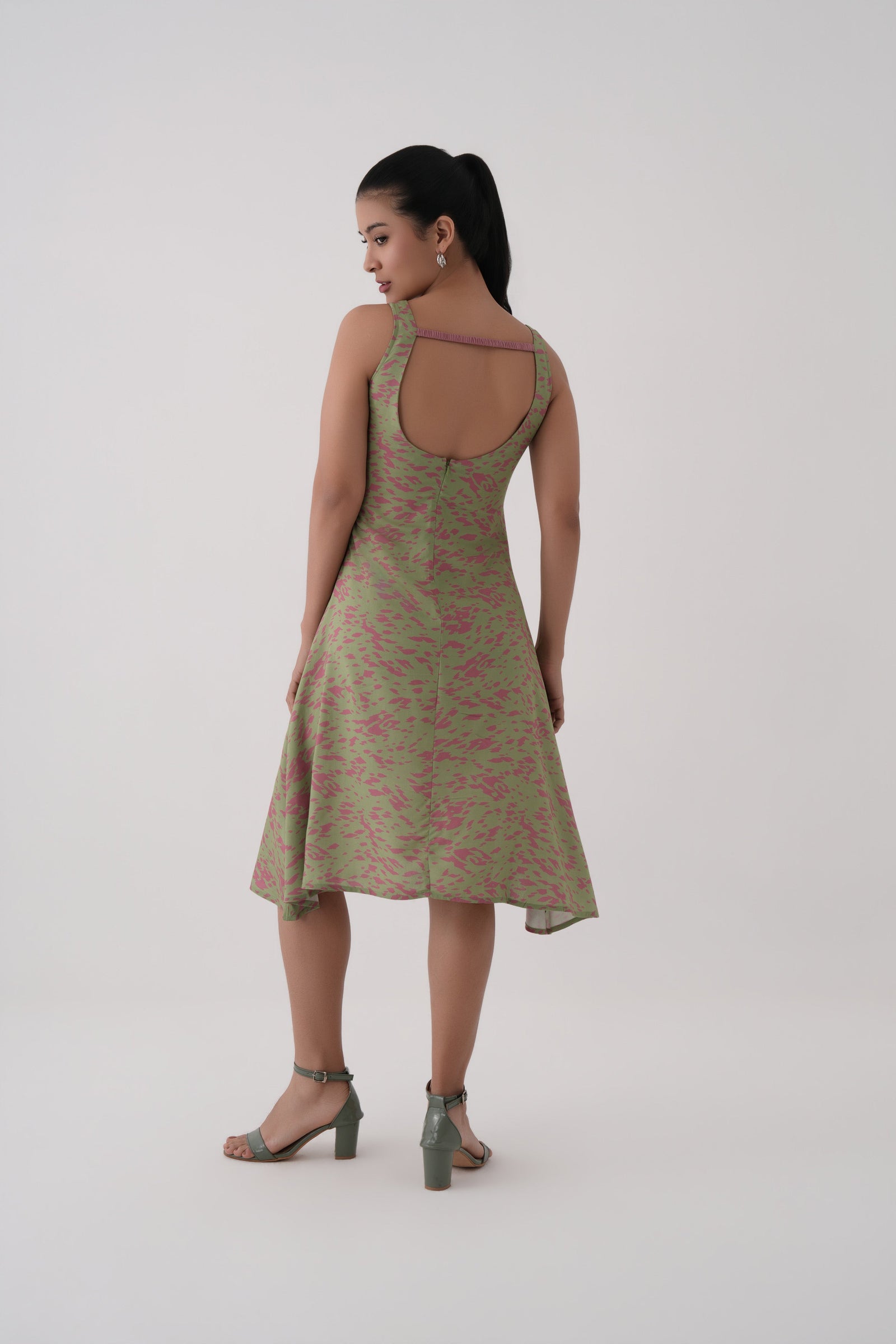 Women Tarragon Print Sleeveless Tie-Front Modal Midi Dress