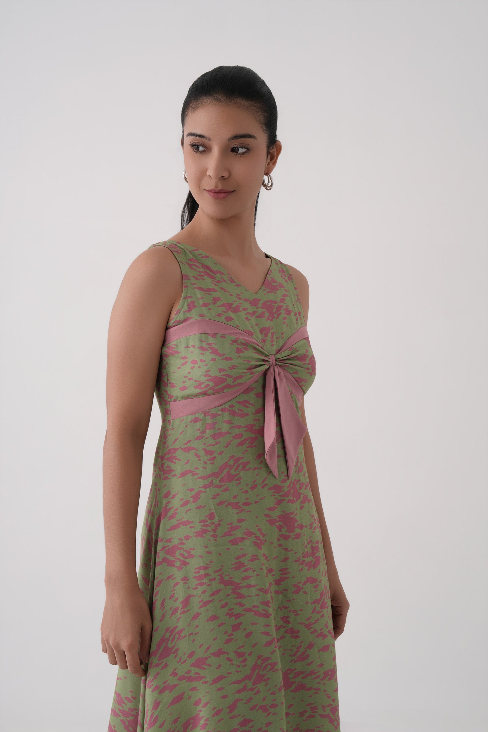 Women Tarragon Print Sleeveless Tie-Front Modal Midi Dress
