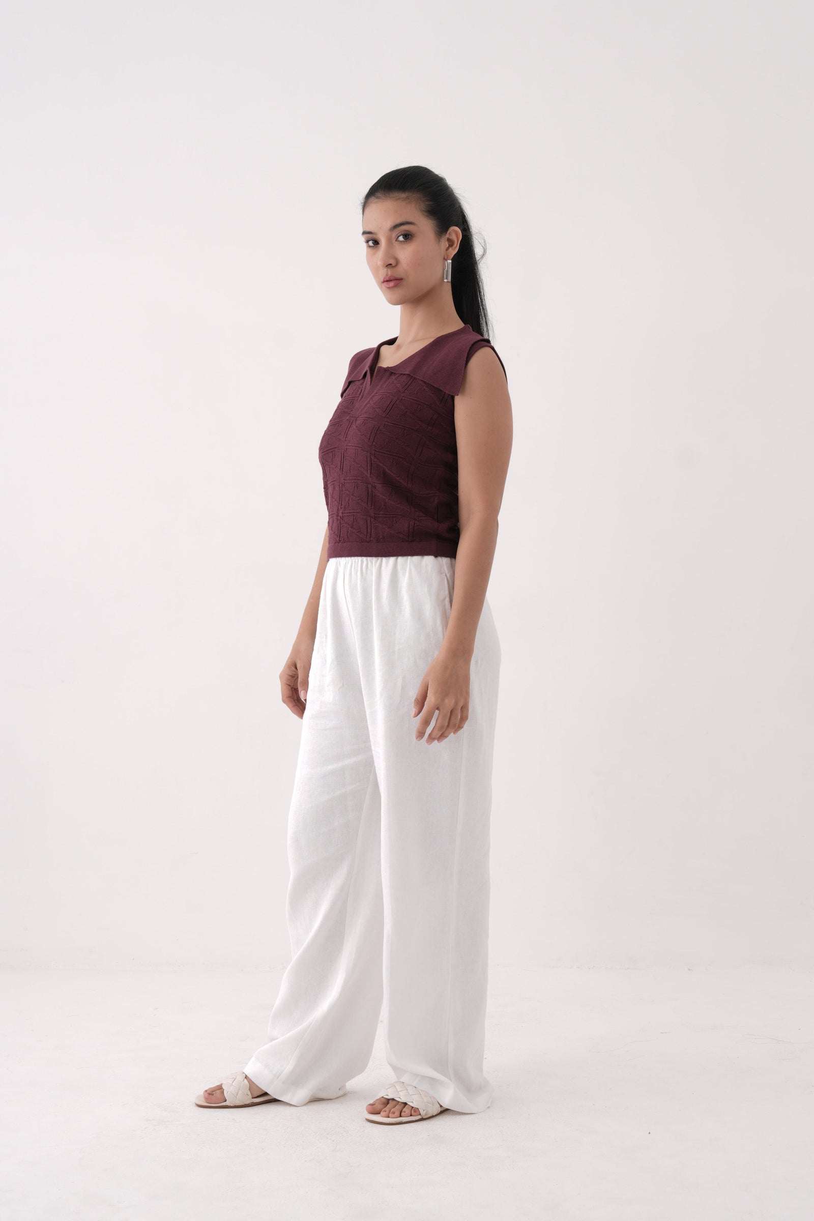 burgundy sleeveless knitted polo t-shirt