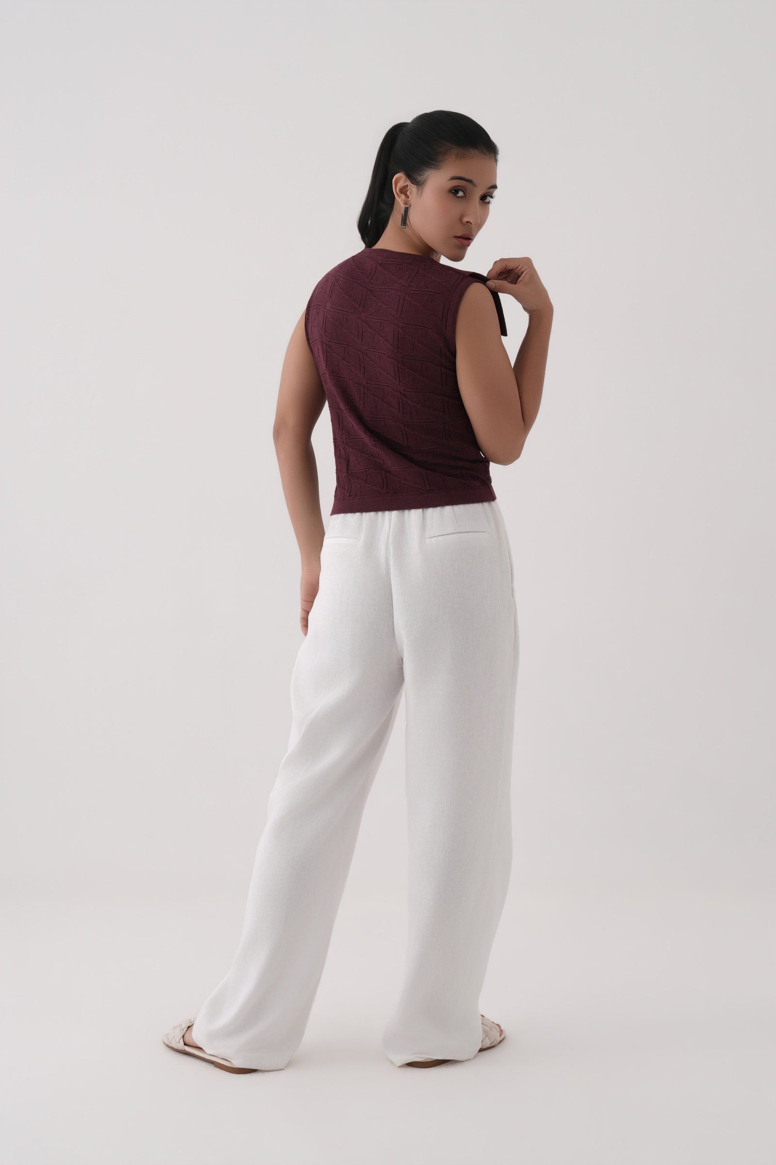burgundy sleeveless knitted polo t-shirt