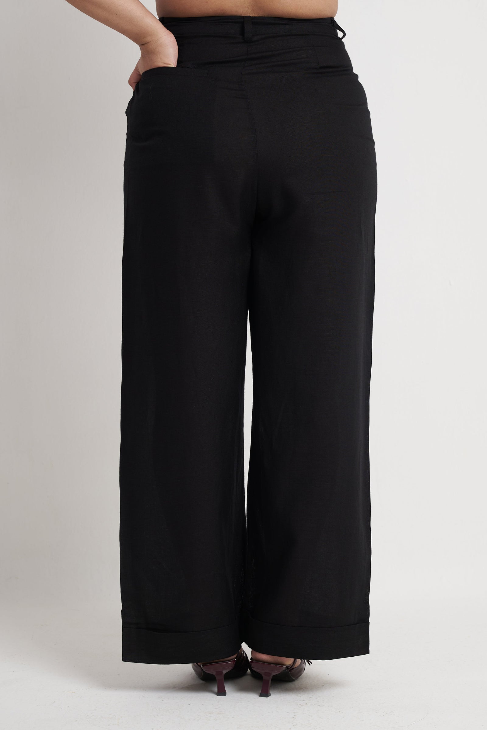 Cuffed Hem Tailored Trouser in Black Beauty