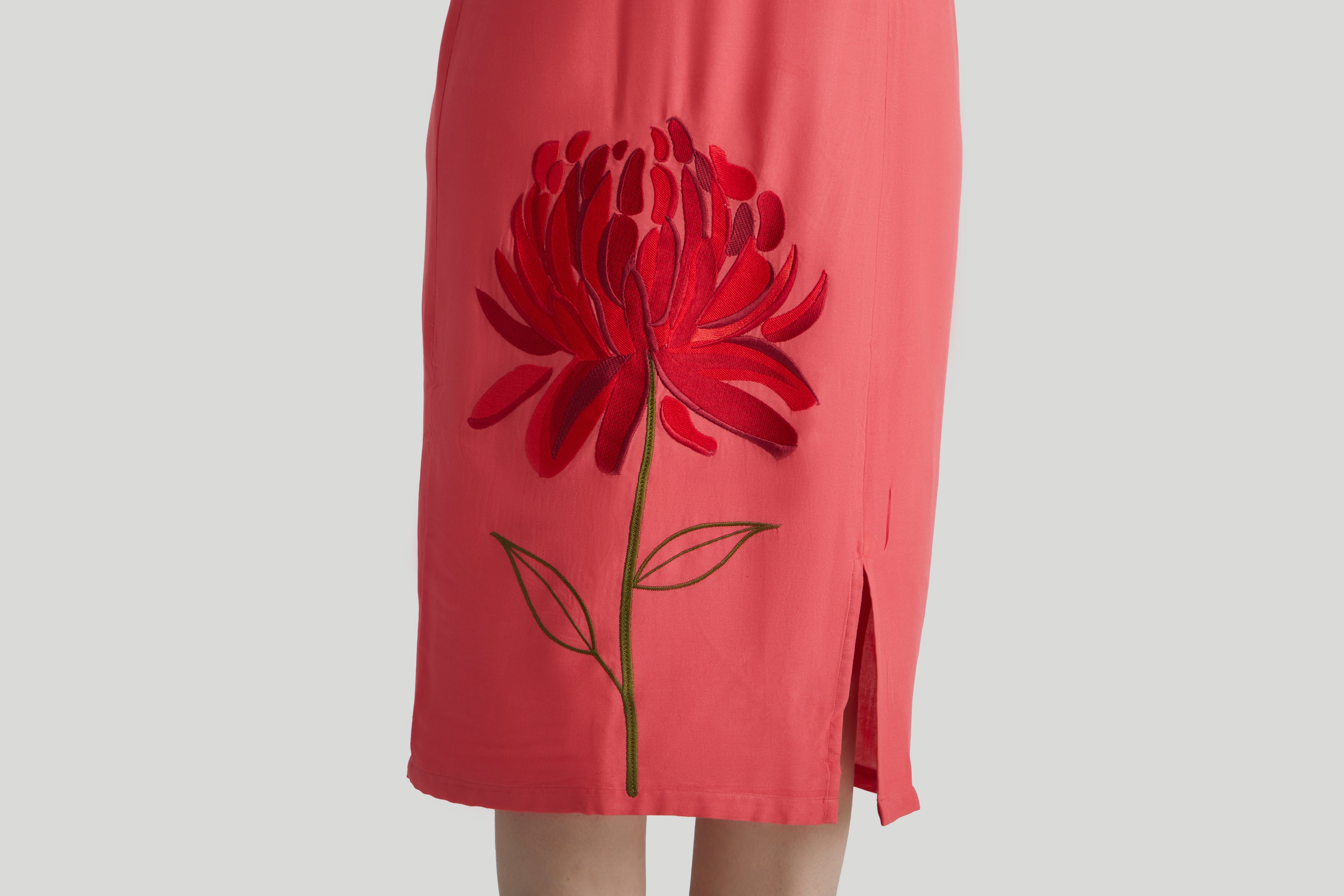 Embroidered Bodycon dress Rose Pink